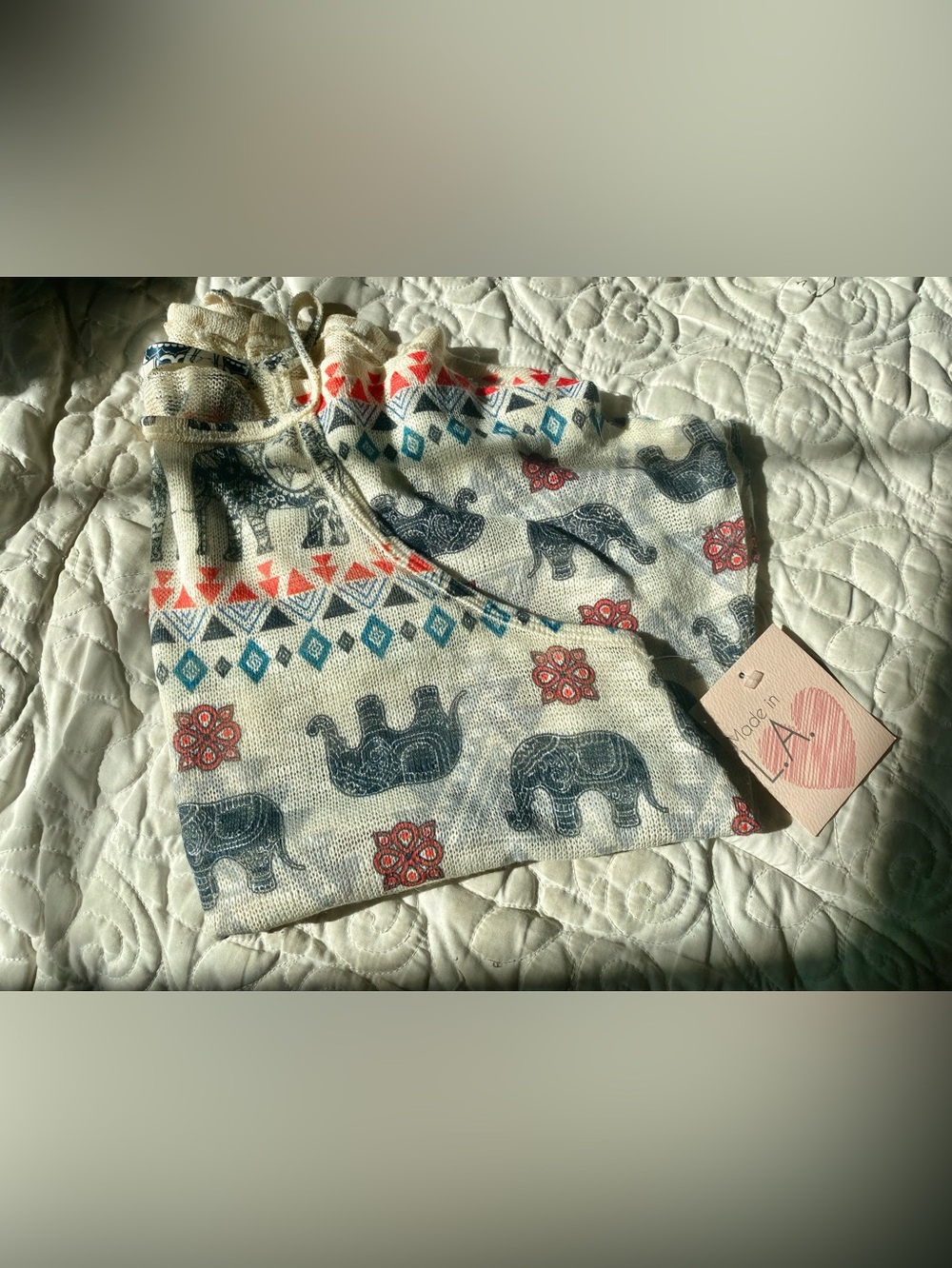 Gaze Elegant Elephant Tank Top